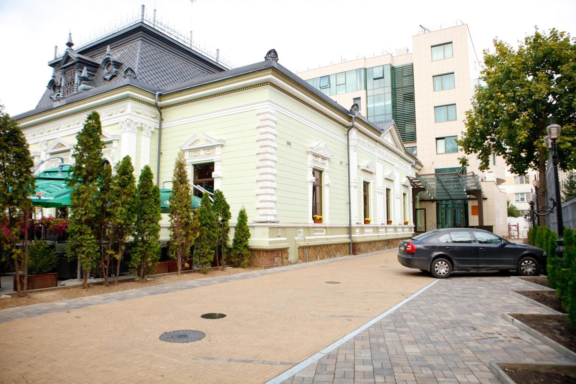 Hotel Belvedere Botoşani Exterior foto